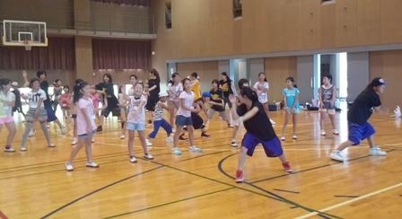 暑さに負けずに練習中