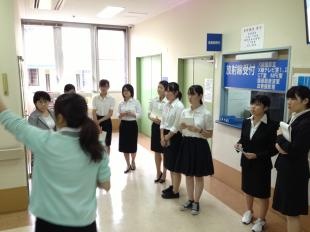 埼玉石心会病院では女性スタッフからの丁寧な説明