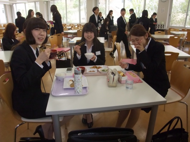 学食おいしい！