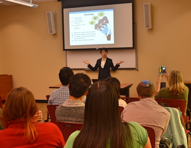 山科准教授がプリンストン大学で講演している写真