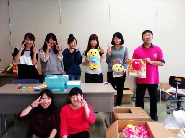 本日のボランティアメンバーと担当の小山さん。
みなさん、お疲れさまでした！！