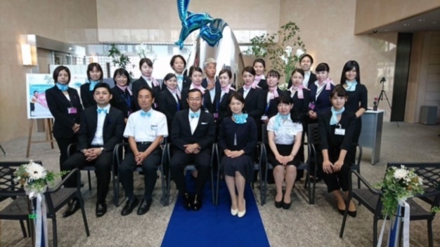 区役所職員、下町ウエディング協議会の皆様と